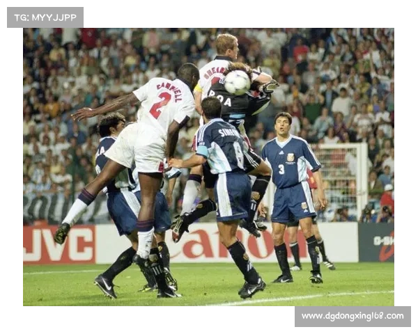 揭秘索尔坎贝尔防线核心之谜揭开英格兰铁卫踢球位置的真相